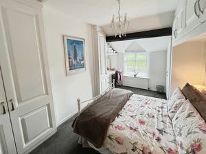 Bedroom- click for photo gallery